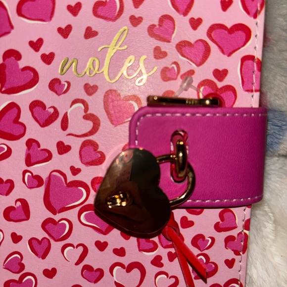 Pink Heart Patterned Notebook with Lock - Picture 3 of 7